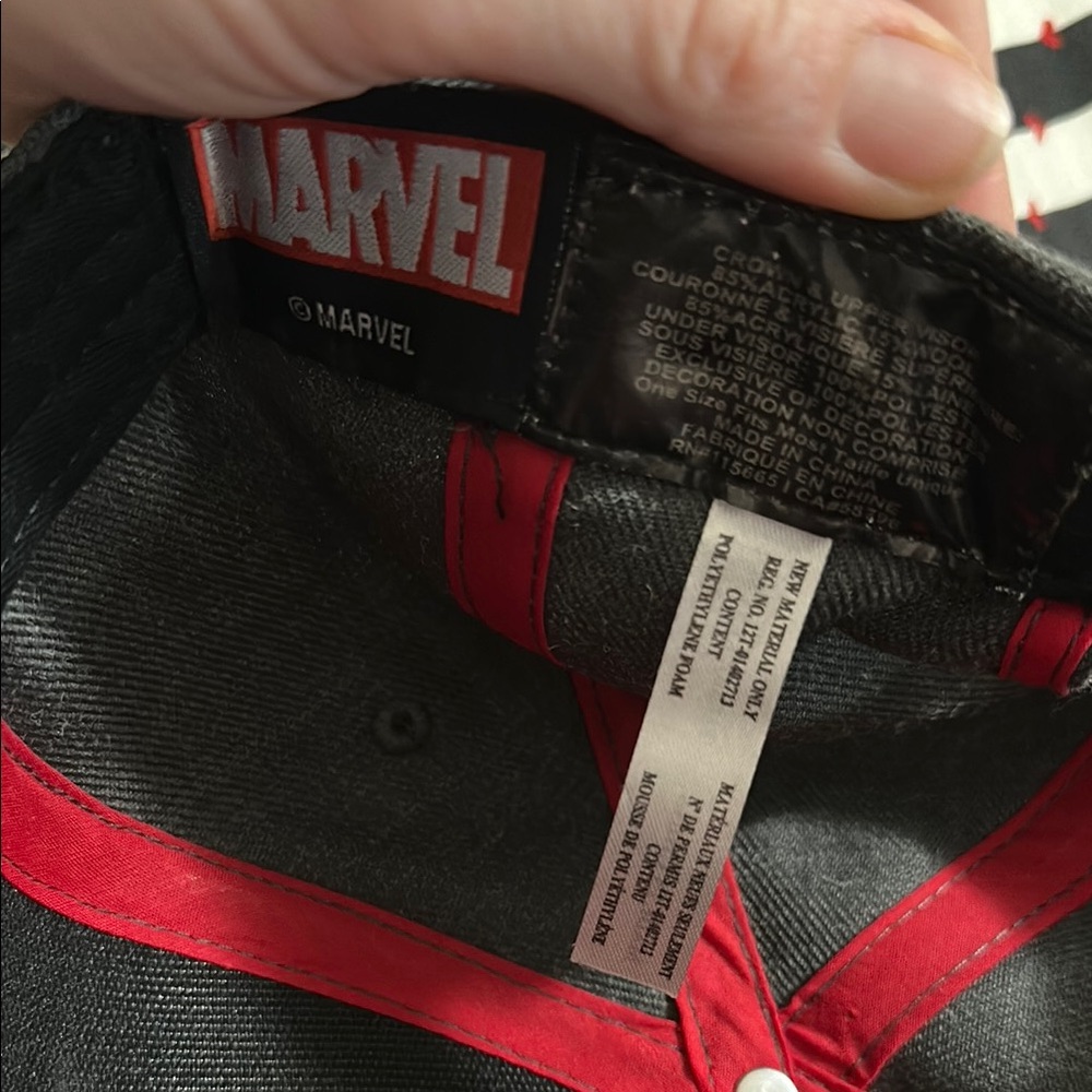 Marvel Deadpool Adjustable Cap - Picture 4 of 5